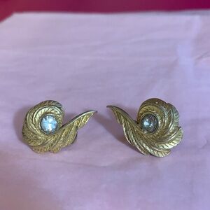 Vintage Gold-Tone Leaf Stud Earrings with Clear Crystal Accent - Women's Jewelry